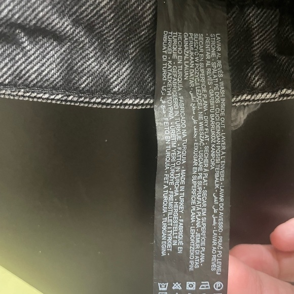 Zara Denim Shorts Women’s 6 High Waisted Black Frayed Hem cutoff Jean Featival - Picture 11 of 12